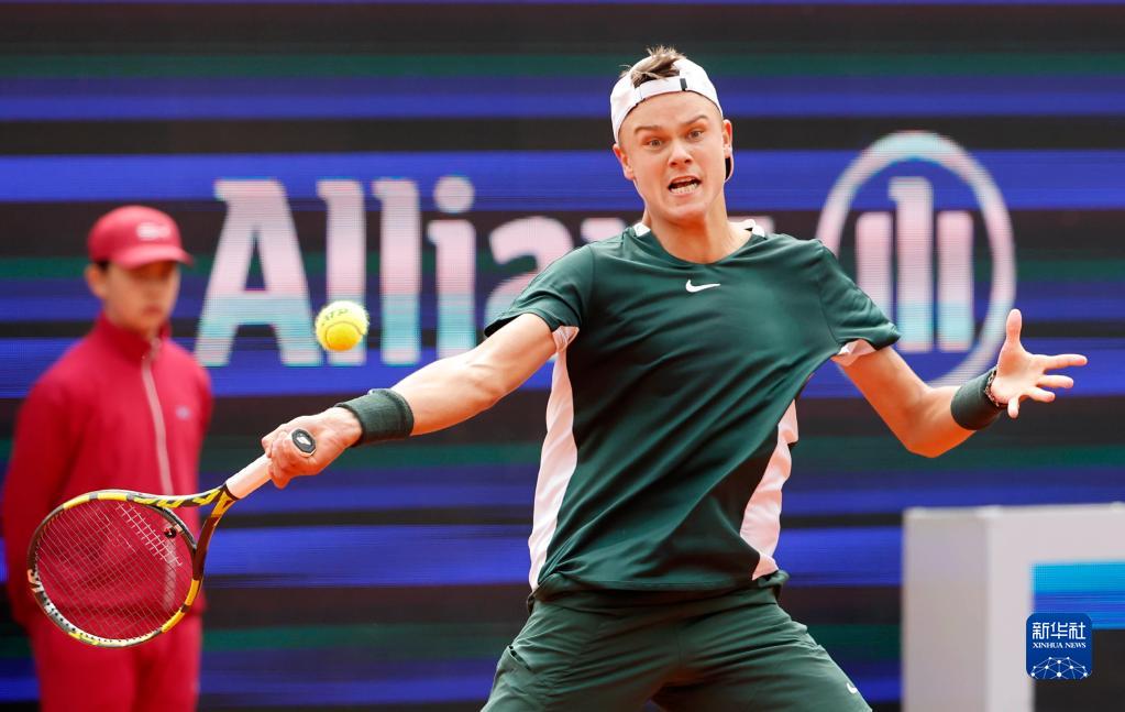 苏格兰中场 苏格兰中场